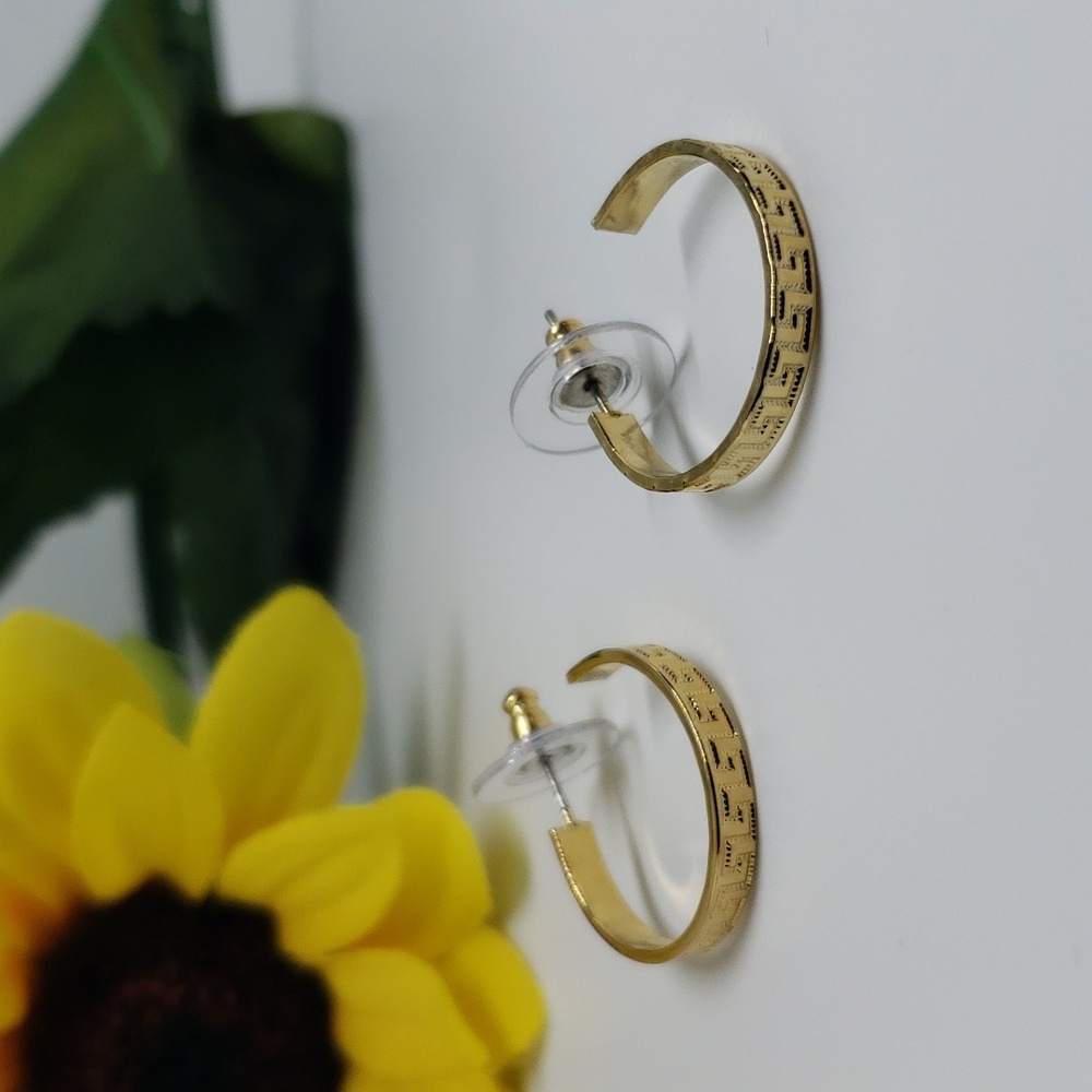 Maggie Lawrence pierced earrings gold color Aztec design loop